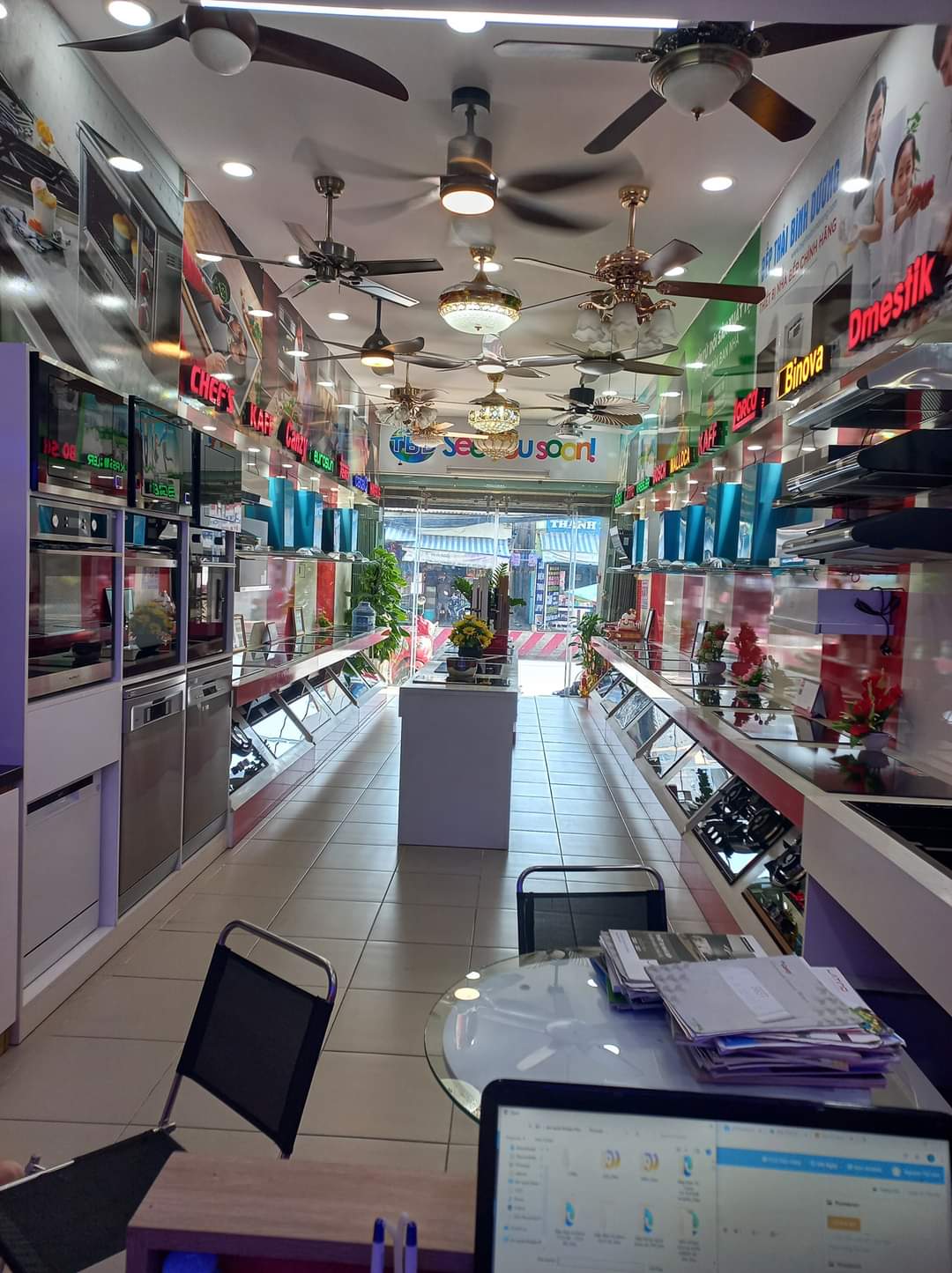 SHOWROOM HỒ CHÍ MINH